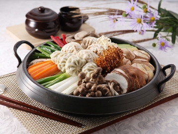 얼큰한 맛이 일품, 만두전골