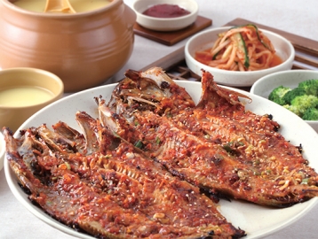 칼칼하게 먹는 맛이 일품 :: 노릇노릇 황태 구이